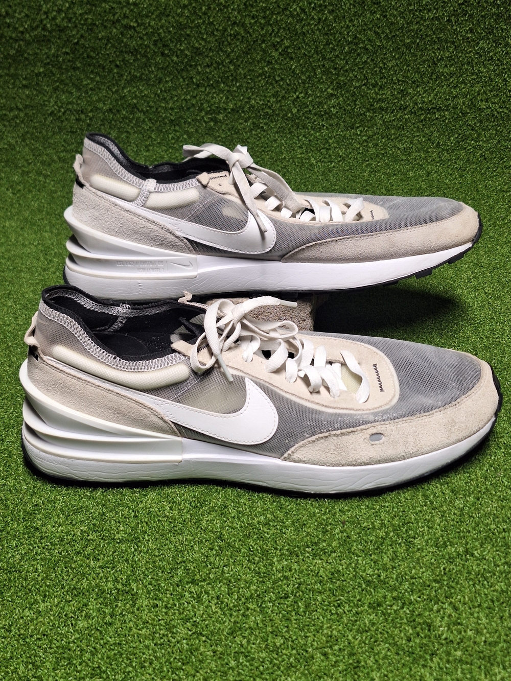 Nike Men’s Grey/White Low-Top Running Shoes - Picture 7 of 8
